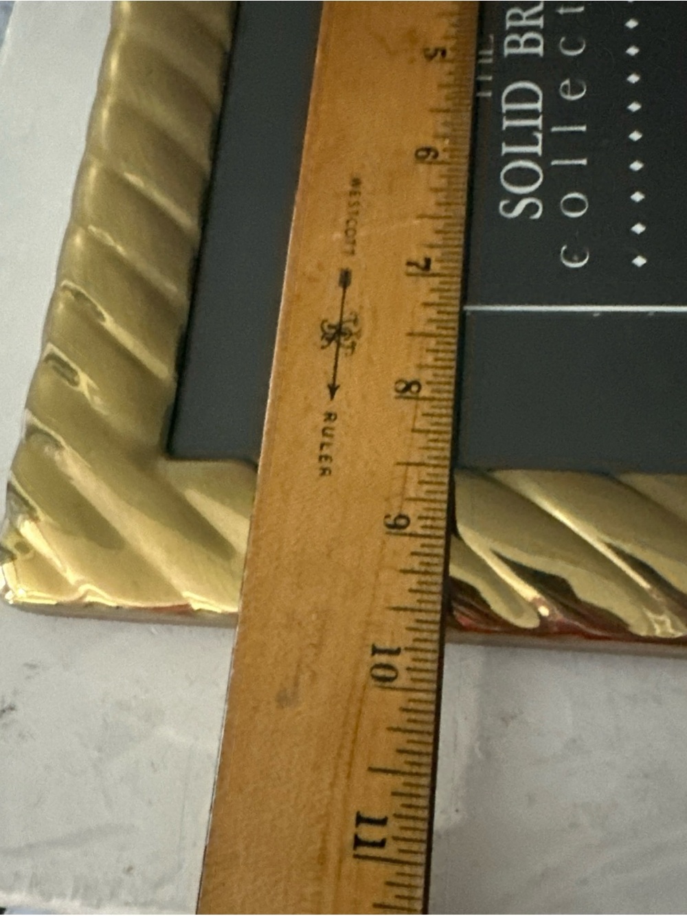 VINTAGE SOLID BRASS PICTURE FRAME FITS 8X10 WOOD BACK - Picture 7 of 7